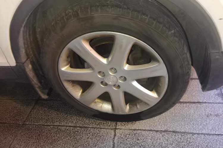 Used Buick Encore 2015 1.4T Automatic Two-Wheel Drive Urban Leading Model Right Front Wheel Hub