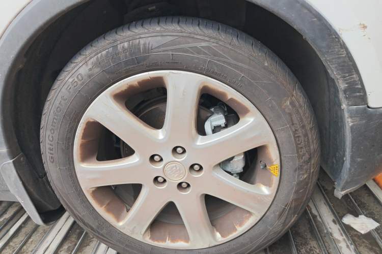 Used Buick Encore 2015 1.4T Automatic Two-Wheel Drive Urban Leading Model Right Front Wheel Hub