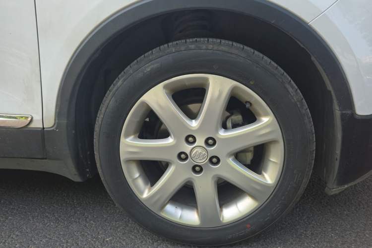 Used Buick Encore 2015 1.4T Automatic Two-Wheel Drive Urban Leading Model Right Front Wheel Hub