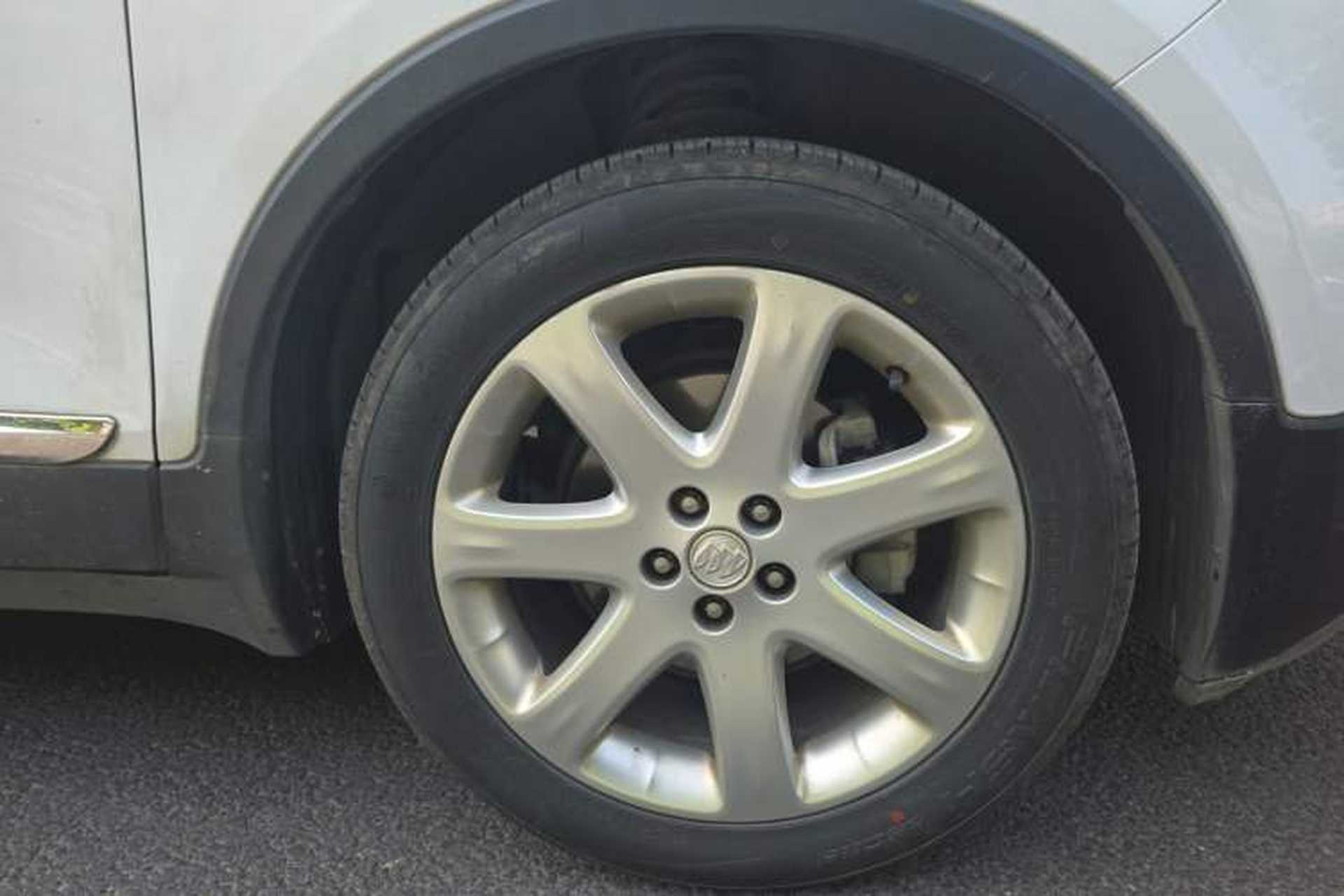 Used Buick Encore 2015 1.4T Automatic Two-Wheel Drive Urban Leading Model Right Front Wheel Hub