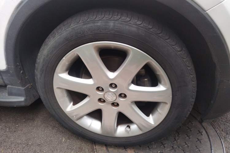 Used Buick Encore 2015 1.4T Automatic Two-Wheel Drive Urban Elite Version Right Front Wheel Hub