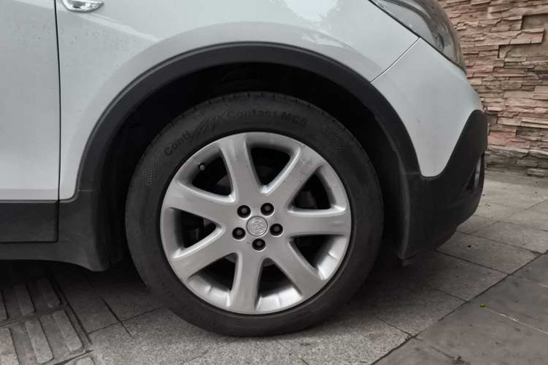 Used Buick Encore 2015 1.4T Automatic Two-Wheel Drive Urban Elite Version Right Front Wheel Hub