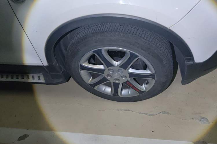 Used Buick Encore 2015 1.4T Automatic Two-Wheel Drive Urban Leading Model Right Front Wheel Hub