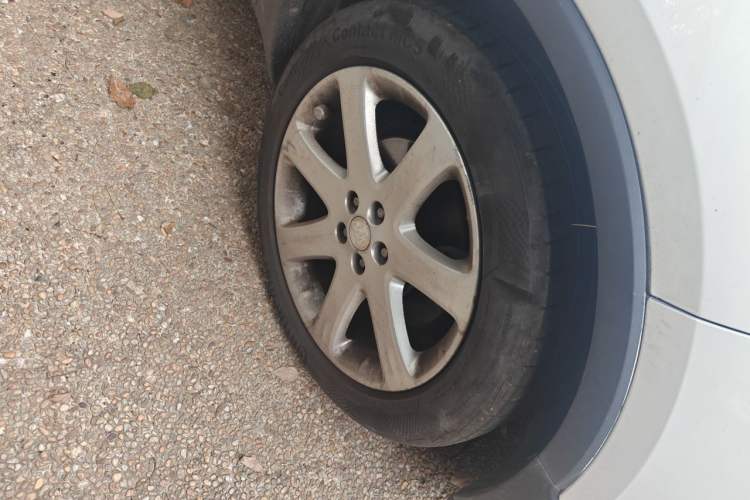 Used Buick Encore 2015 1.4T Automatic Two-Wheel Drive Urban Elite Version Right Front Wheel Hub