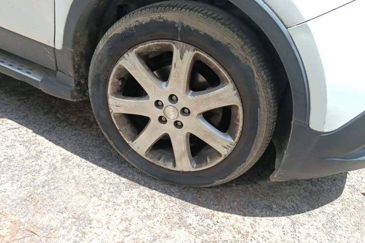 Used Buick Encore 2015 1.4T Manual Two-Wheel Drive Urban Advanced Model Right Front Wheel Hub