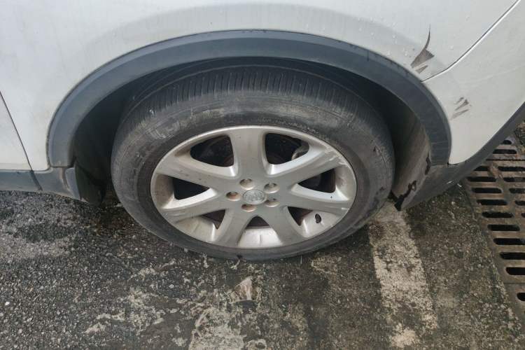 Used Buick Encore 2015 1.4T Automatic Two-Wheel Drive Urban Elite Version Right Front Wheel Hub