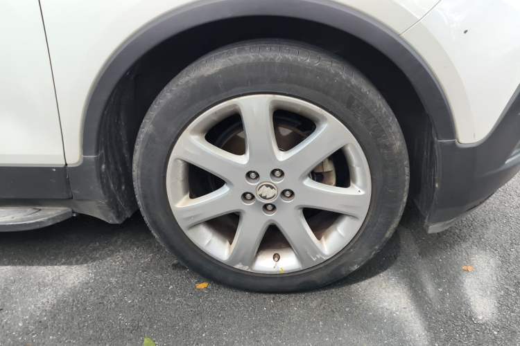 Used Buick Encore 2015 1.4T Automatic Two-Wheel Drive Urban Elite Version Right Front Wheel Hub