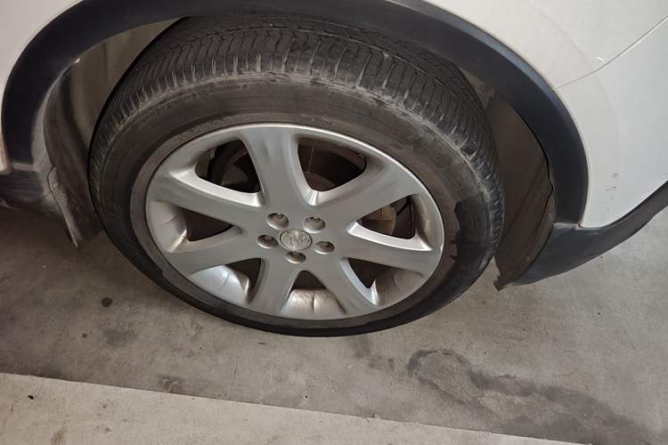 Used Buick Encore 2015 1.4T Automatic Two-Wheel Drive Urban Elite Version Right Front Wheel Hub