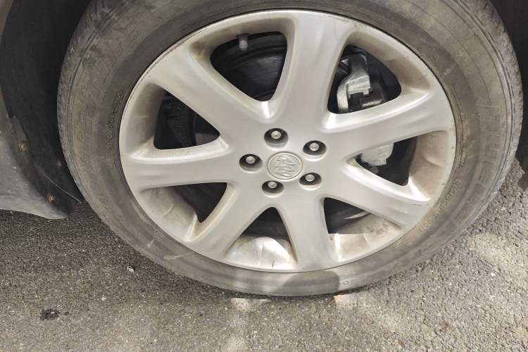 Used Buick Encore 2015 1.4T Manual Two-Wheel Drive Urban Advanced Model Right Front Wheel Hub
