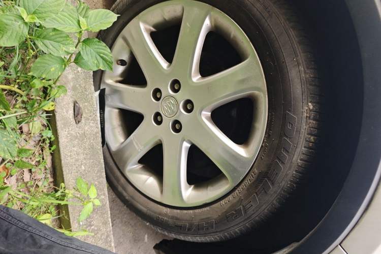 Used Buick Encore 2015 1.4T Automatic Two-Wheel Drive Urban Elite Version Right Front Wheel Hub