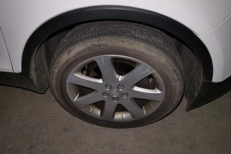 Used Buick Encore 2015 1.4T Automatic Two-Wheel Drive Urban Leading Model Right Front Wheel Hub