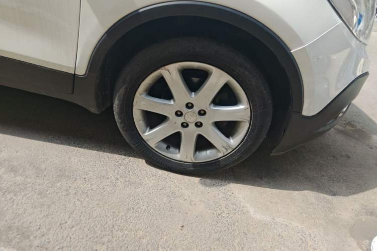 Used Buick Encore 2015 1.4T Automatic Two-Wheel Drive Urban Elite Version Right Front Wheel Hub