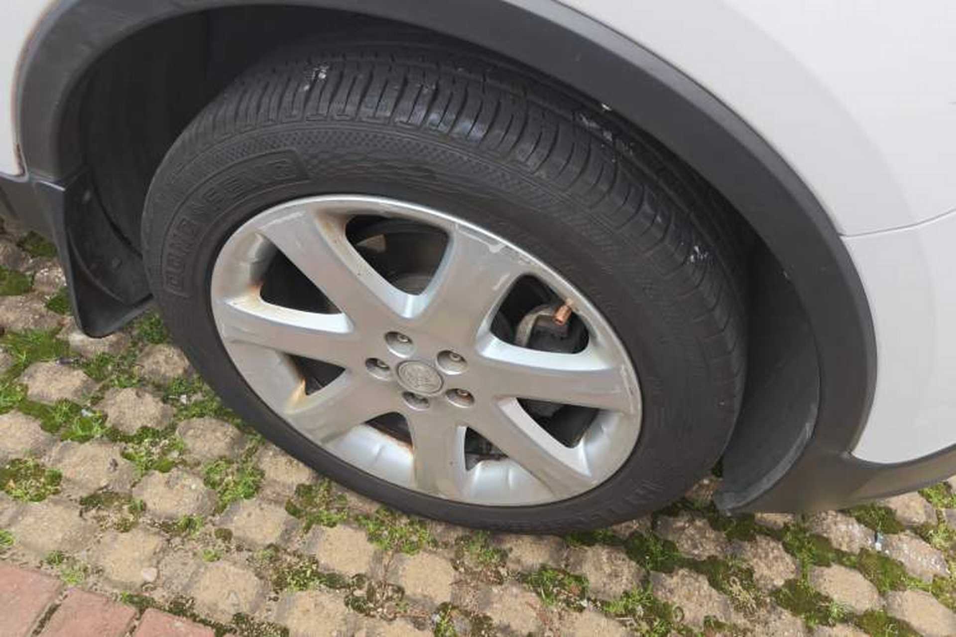 Used Buick Encore 2015 1.4T Automatic Two-Wheel Drive Urban Elite Version Right Front Wheel Hub