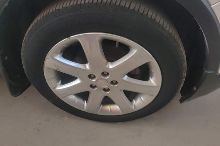 Used Buick Encore 2015 1.4T Automatic Two-Wheel Drive Urban Elite Version Right Front Wheel Hub