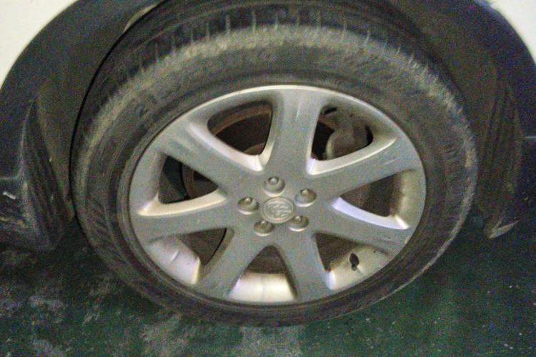 Used Buick Encore 2015 1.4T Automatic Two-Wheel Drive Urban Leading Model Right Front Wheel Hub