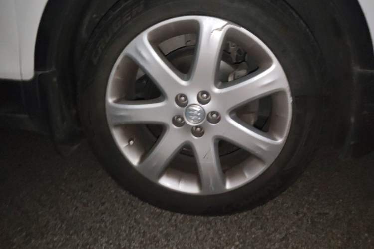 Used Buick Encore 2015 1.4T Automatic Two-Wheel Drive Urban Elite Version Right Front Wheel Hub