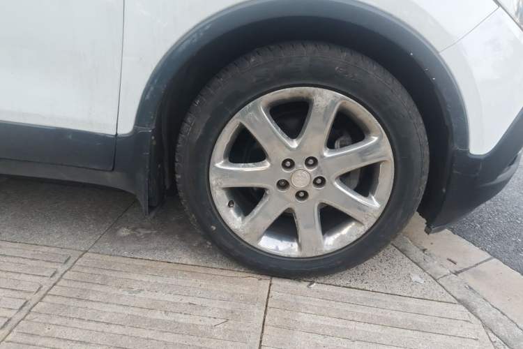Used Buick Encore 2015 1.4T Automatic All-Wheel-Drive Flagship Model Right Front Wheel Hub