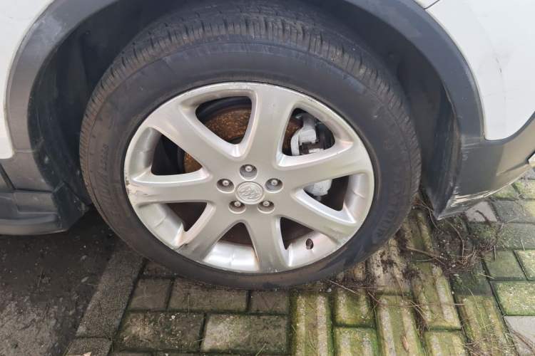 Used Buick Encore 2015 1.4T Automatic Two-Wheel Drive Urban Elite Version Right Front Wheel Hub