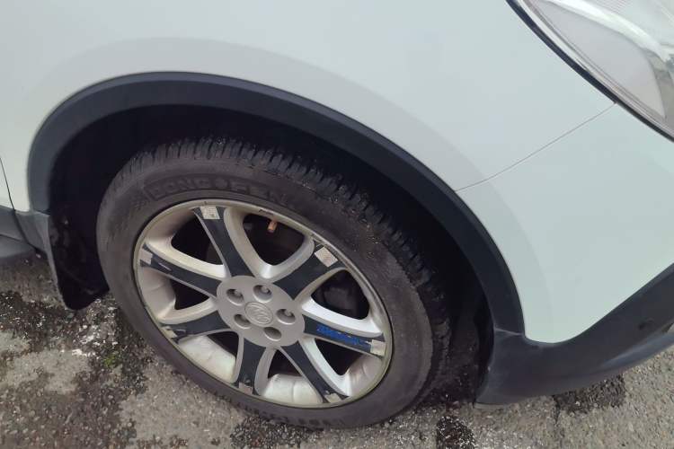 Used Buick Encore 2015 1.4T Automatic Two-Wheel Drive Urban Elite Version Right Front Wheel Hub
