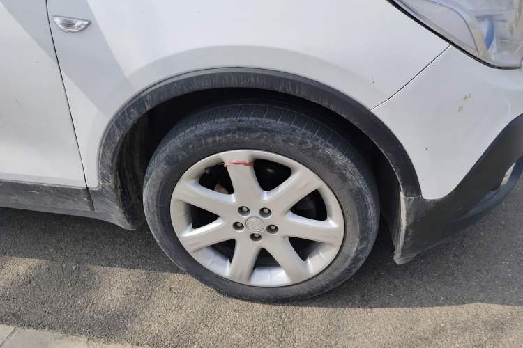 Used Buick Encore 2015 1.4T Automatic Two-Wheel Drive Urban Elite Version Right Front Wheel Hub