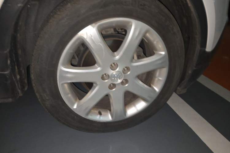 Used Buick Encore 2015 1.4T Automatic Two-Wheel Drive Urban Elite Version Right Front Wheel Hub