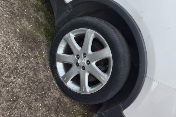 Used Buick Encore 2015 1.4T Automatic Two-Wheel Drive Urban Elite Version Right Front Wheel Hub
