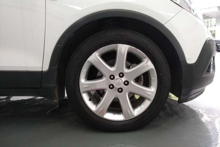 Used Buick Encore 2015 1.4T Automatic Two-Wheel Drive Urban Elite Version Right Front Wheel Hub