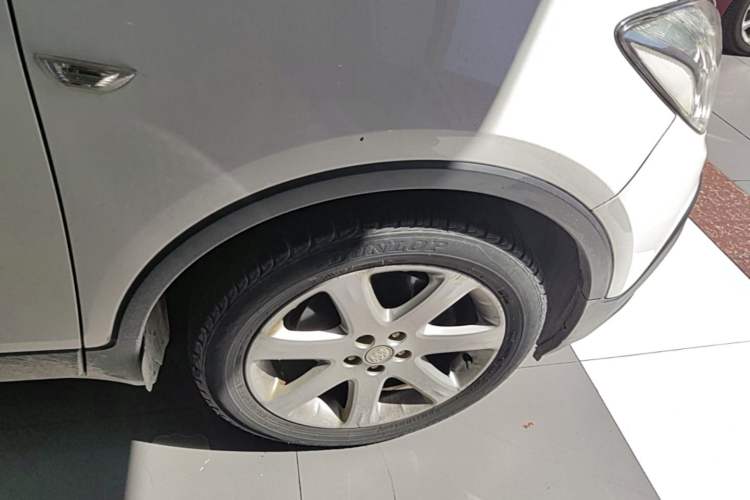 Used Buick Encore 2015 1.4T Automatic Two-Wheel Drive Urban Elite Version Right Front Wheel Hub