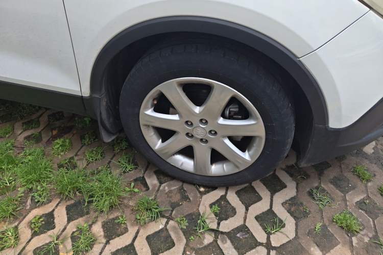 Used Buick Encore 2015 1.4T Automatic Two-Wheel Drive Urban Leading Model Right Front Wheel Hub