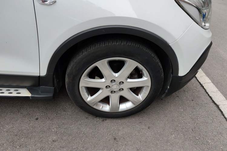 Used Buick Encore 2015 1.4T Automatic Two-Wheel Drive Urban Elite Version Right Front Wheel Hub