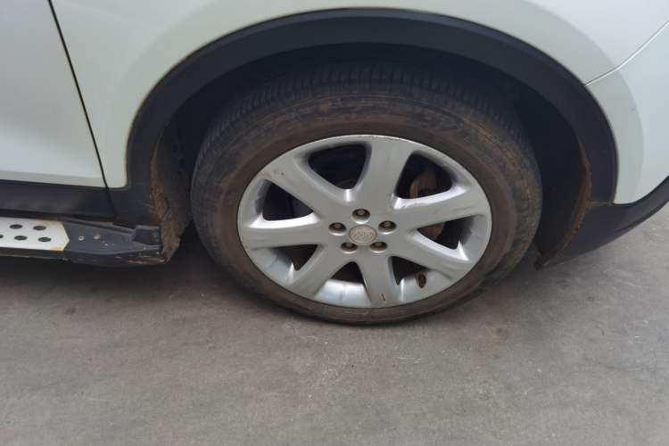 Used Buick Encore 2015 1.4T Manual Two-Wheel Drive Urban Advanced Model Right Front Wheel Hub