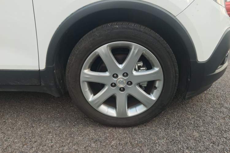 Used Buick Encore 2015 1.4T Manual Two-Wheel Drive Urban Advanced Model Right Front Wheel Hub