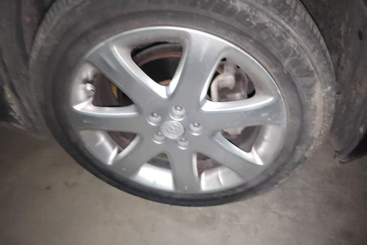 Used Buick Encore 2015 1.4T Automatic Two-Wheel Drive Urban Elite Version Right Front Wheel Hub