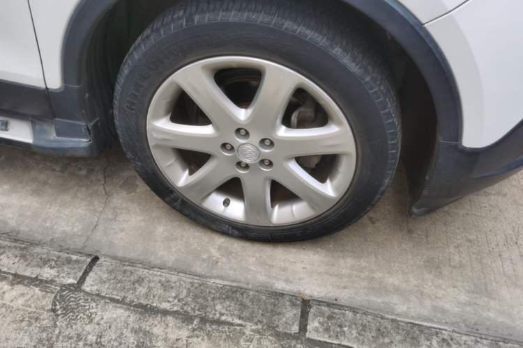 Used Buick Encore 2015 1.4T Automatic Two-Wheel Drive Urban Elite Version Right Front Wheel Hub