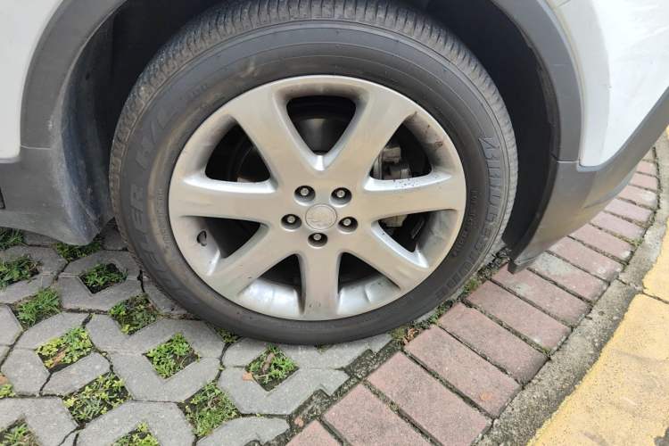 Used Buick Encore 2015 1.4T Automatic Two-Wheel Drive Urban Elite Version Right Front Wheel Hub