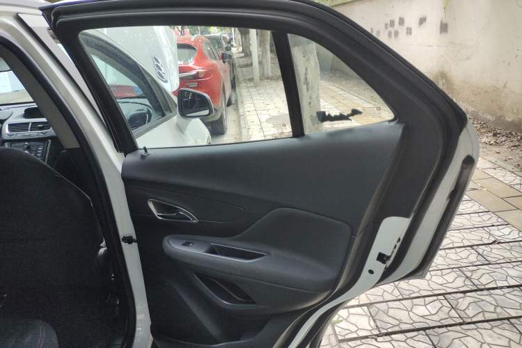 Used Buick Encore 2015 1.4T Automatic Two-Wheel Drive Urban Elite Version Right Rear Door Interior