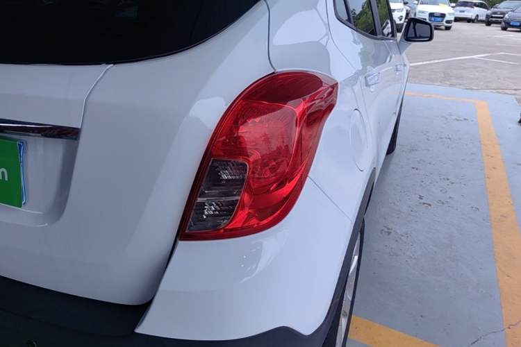 Used Buick Encore 2015 1.4T Automatic Two-Wheel Drive Urban Elite Version Right Rear Taillight