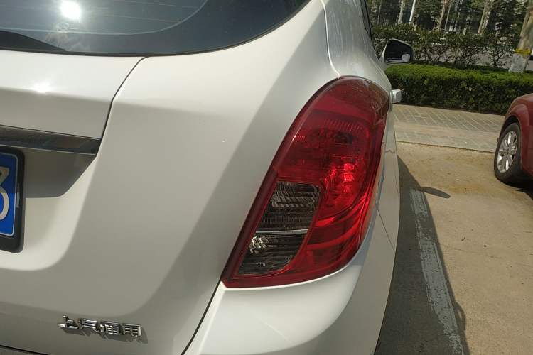 Used Buick Encore 2015 1.4T Automatic Two-Wheel Drive Urban Elite Version Right Rear Taillight