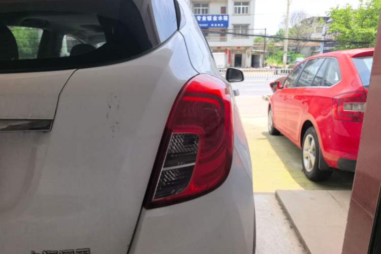 Used Buick Encore 2015 1.4T Automatic Two-Wheel Drive Urban Elite Version Right Rear Taillight