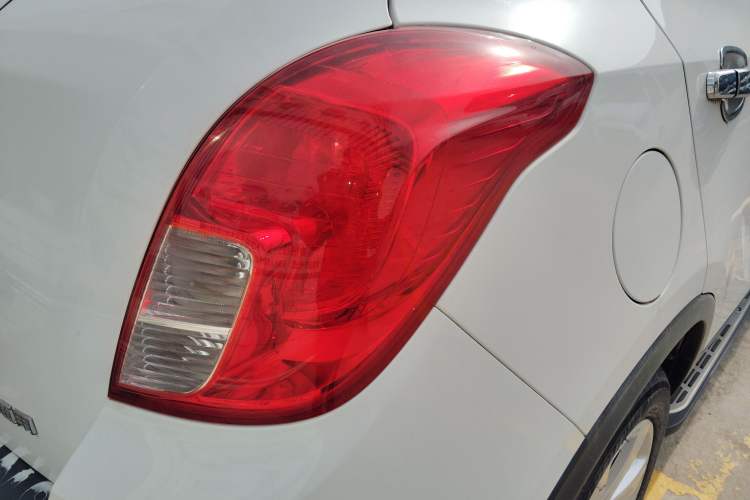 Used Buick Encore 2015 1.4T Automatic Two-Wheel Drive Urban Elite Version Right Rear Taillight