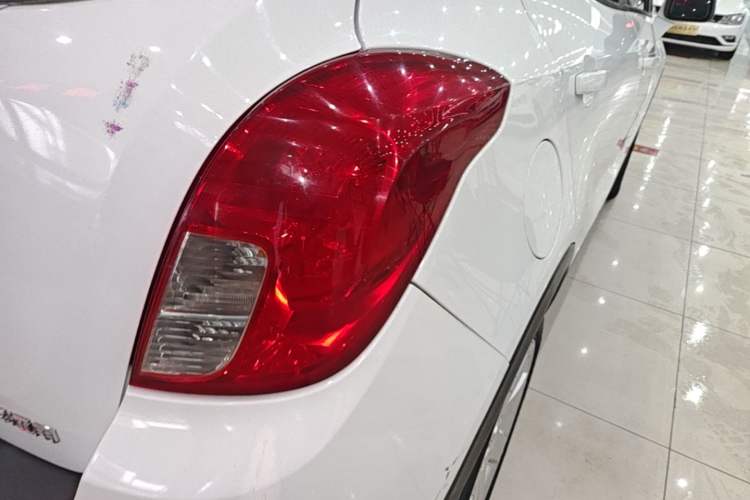 Used Buick Encore 2015 1.4T Automatic Two-Wheel Drive Urban Elite Version Right Rear Taillight