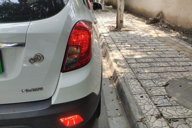 Used Buick Encore 2015 1.4T Automatic Two-Wheel Drive Urban Elite Version Right Rear Taillight