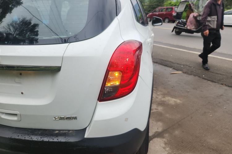 Used Buick Encore 2015 1.4T Automatic Two-Wheel Drive Urban Elite Version Right Rear Taillight