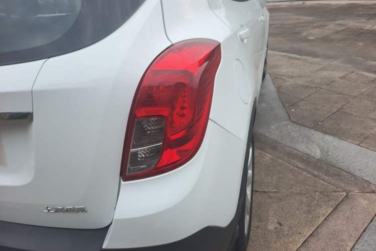 Used Buick Encore 2015 1.4T Automatic Two-Wheel Drive Urban Elite Version Right Rear Taillight