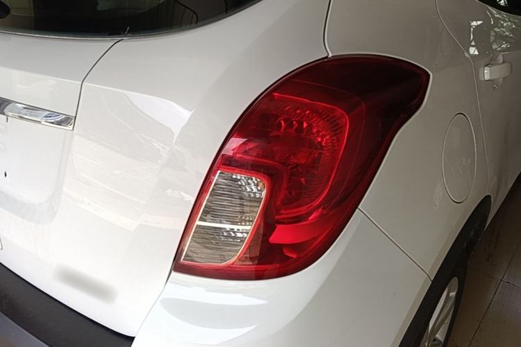 Used Buick Encore 2015 1.4T Automatic Two-Wheel Drive Urban Elite Version Right Rear Taillight