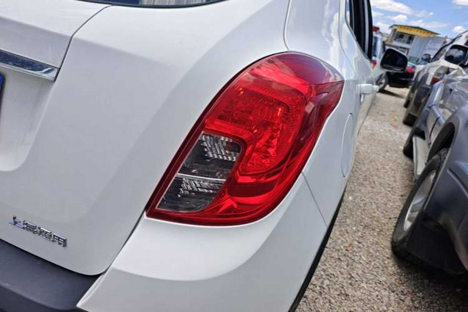 Used Buick Encore 2015 1.4T Automatic Two-Wheel Drive Urban Elite Version Right Rear Taillight