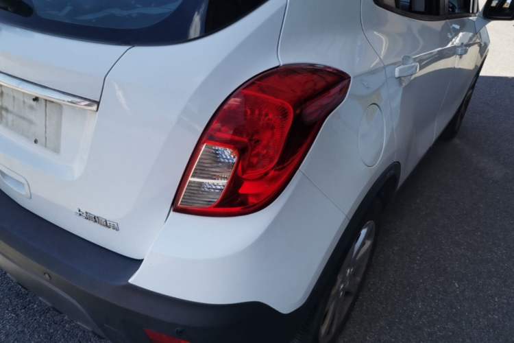 Used Buick Encore 2015 1.4T Automatic Two-Wheel Drive Urban Elite Version Right Rear Taillight