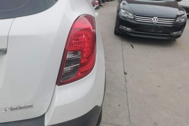 Used Buick Encore 2015 1.4T Automatic Two-Wheel Drive Urban Elite Version Right Rear Taillight