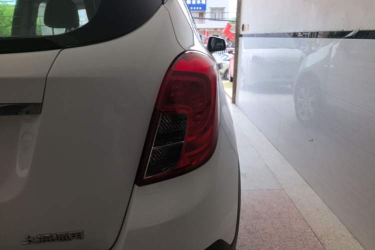 Used Buick Encore 2015 1.4T Automatic Two-Wheel Drive Urban Elite Version Right Rear Taillight