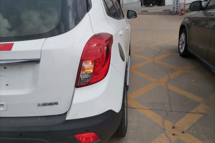 Used Buick Encore 2015 1.4T Automatic Two-Wheel Drive Urban Elite Version Right Rear Taillight